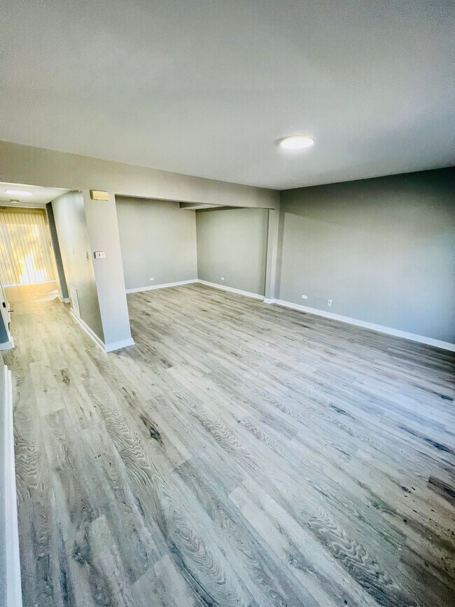 Photo - 2021 Farnham Ct