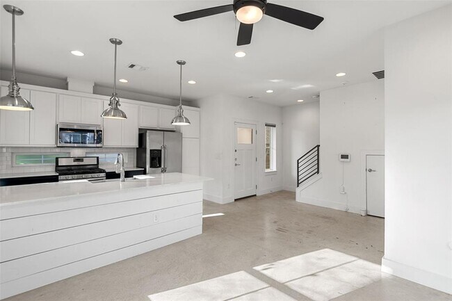 Photo - 1003 Fiesta St