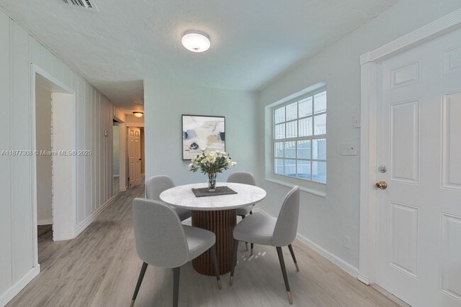 Photo - 6130 SW 32nd St Unidad A