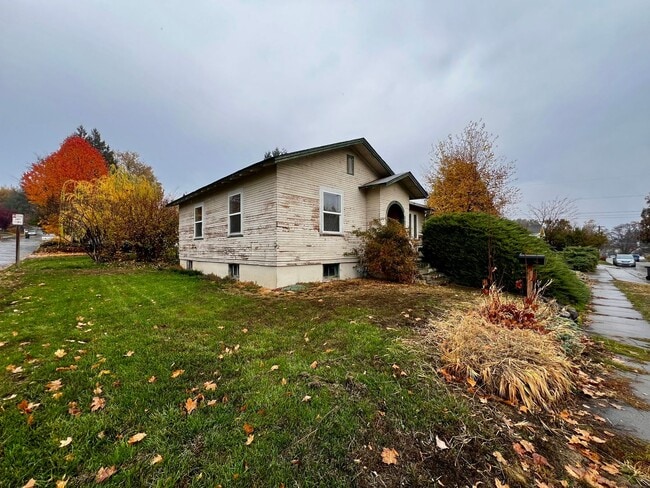 Photo - 1711 W Bell St