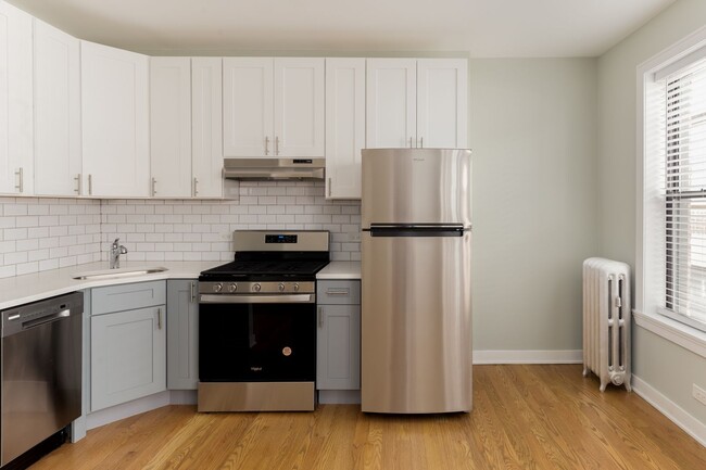 Photo - 429 W Surf St Unit 3B