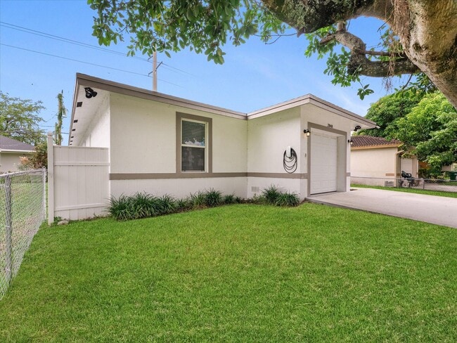 Photo - 2848 NW 9th Pl
