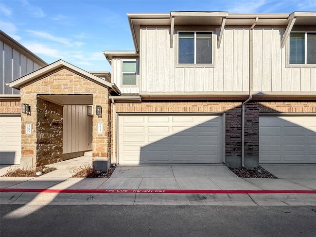 Building Photo - 5605 Mobeetie Lp