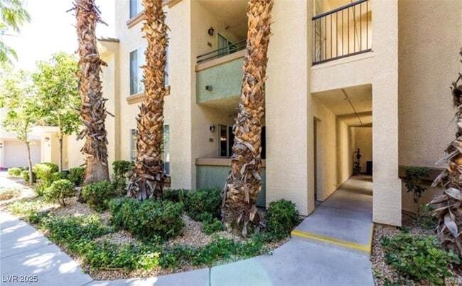 Photo - 7127 S Durango Dr Unidad 102 Rental