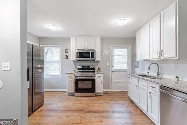 Photo - 965 Smith St