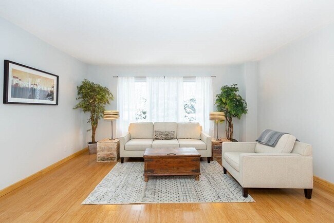Building Photo - 22 Chestnut Pl Unit 114 Rental