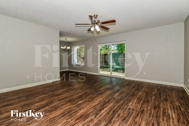 Photo - 1418 Eagle Pass Dr
