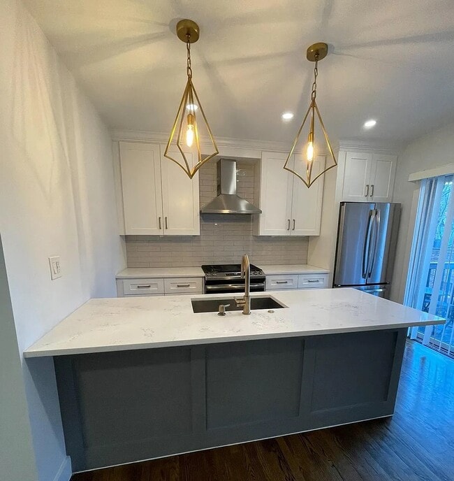 Building Photo - 156 Bremen St Unit 2 Rental