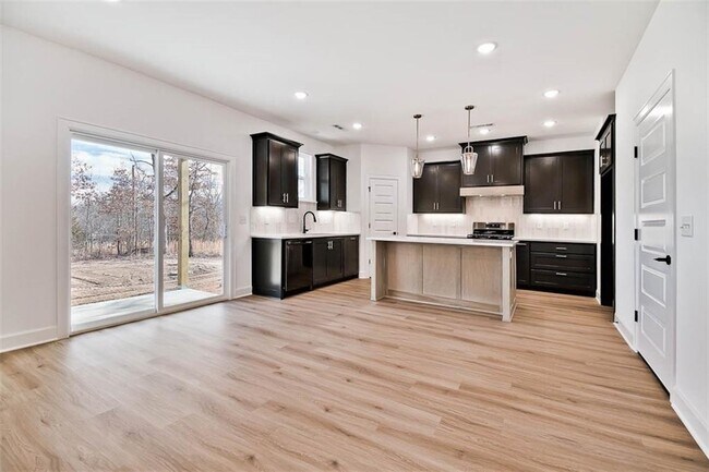 Photo - 247 Kinross Dr