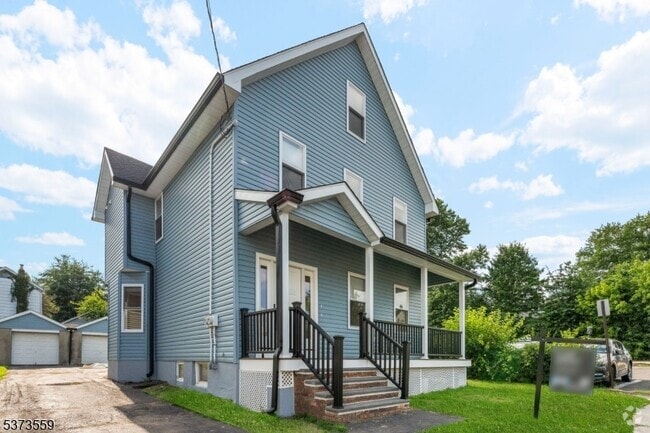 Building Photo - 65 Anderson St Unit 1 Rental