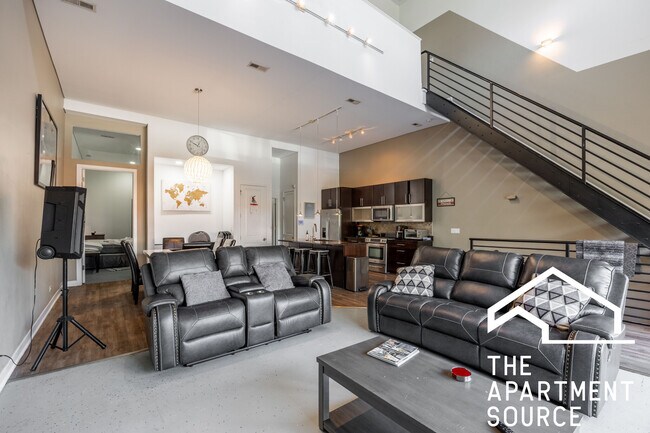 Photo - 1002 W Lake St Unidad 2