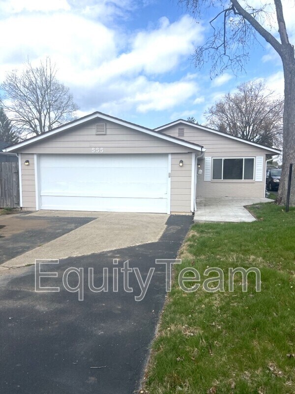 Photo - 555 East Dr House