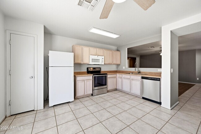 3057 W Lucia Dr
