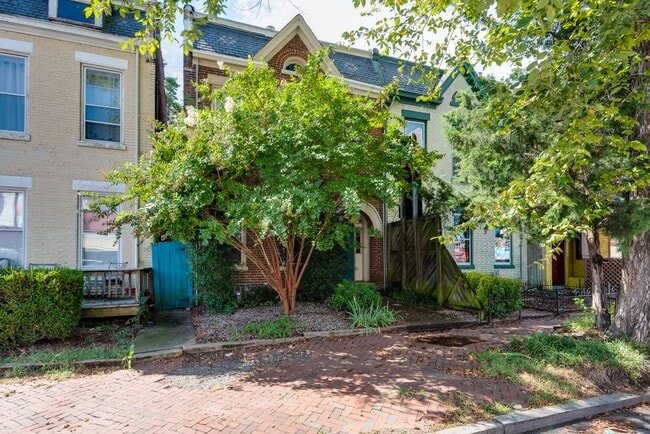 Photo - 2627 W Cary St Unidad B