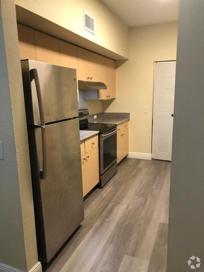 Building Photo - 330 Crestwood Cir Unit 303 Rental