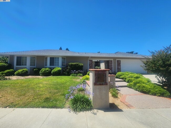 Photo - 1277 Concord St