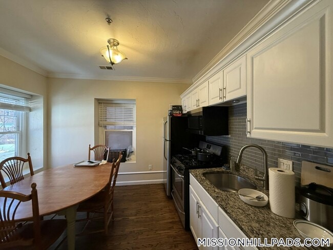 Building Photo - 712 Shawmut Ave