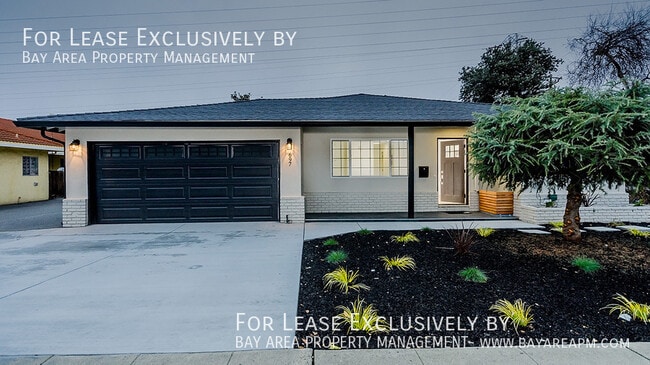 Building Photo - 697 Iris Ave Unit A