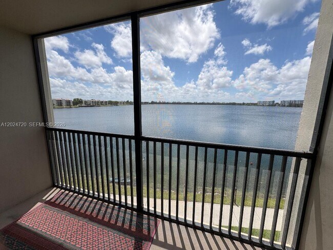 Photo - 111 Lake Emerald Dr Unidad 302