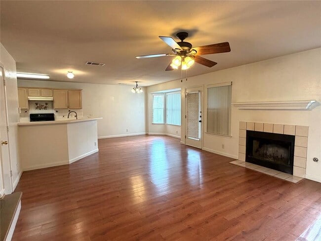 Photo - 1121 Stephanie Lee Ln