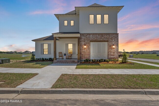 400 Villager Ave