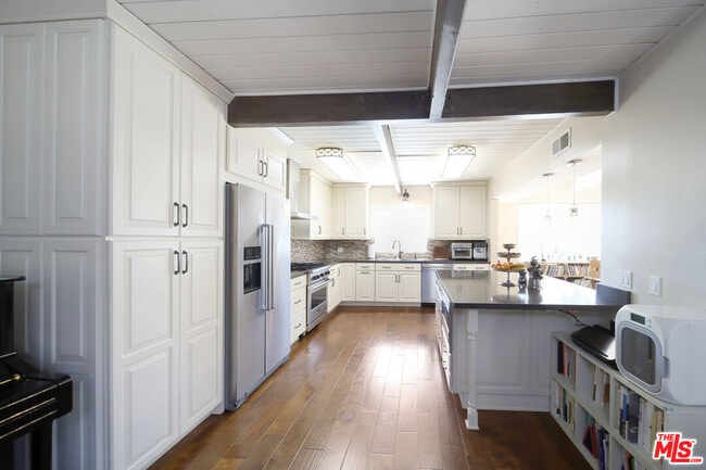 Photo - 2260 Los Amigos St