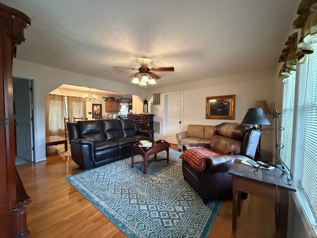 Photo - 3 Bedroom 2 Bathroom Fully Furnished Home in Greeneville, TN