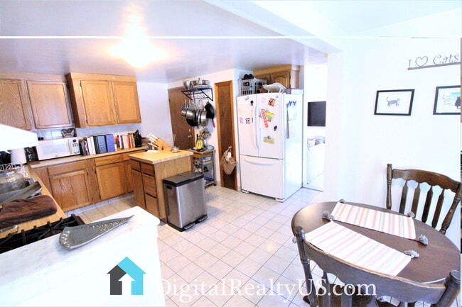 Photo - 116 Massasoit St Unit 1