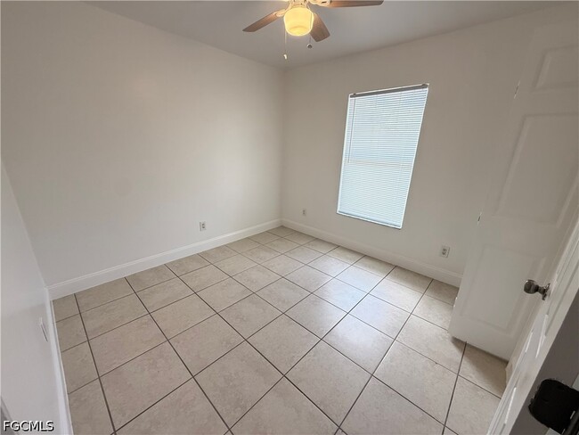 Photo - 700 W 12th St