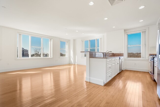 Photo - 116-128-128 Rantoul St Unidad 509