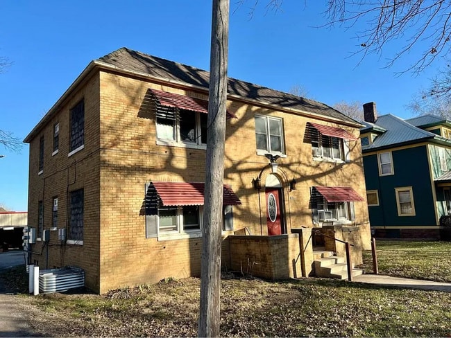 Building Photo - 1410 7th St Rental