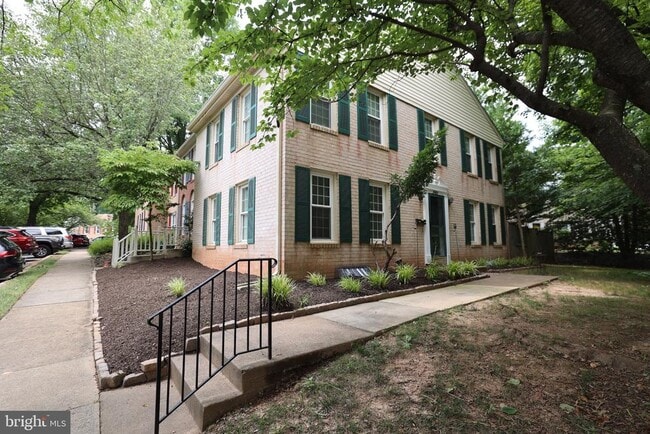 Building Photo - 2400 Ansdel Ct