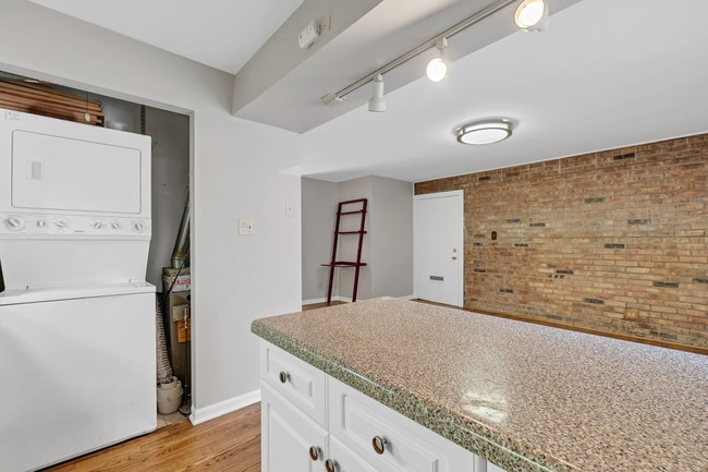 Photo - 862 W Lill Ave Unit 6