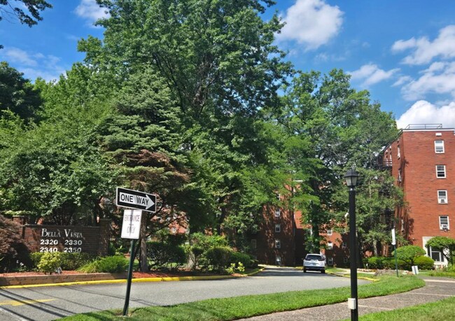 Photo - 2330 Linwood Ave