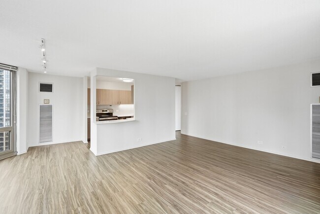 Photo - 1138 N Dearborn St