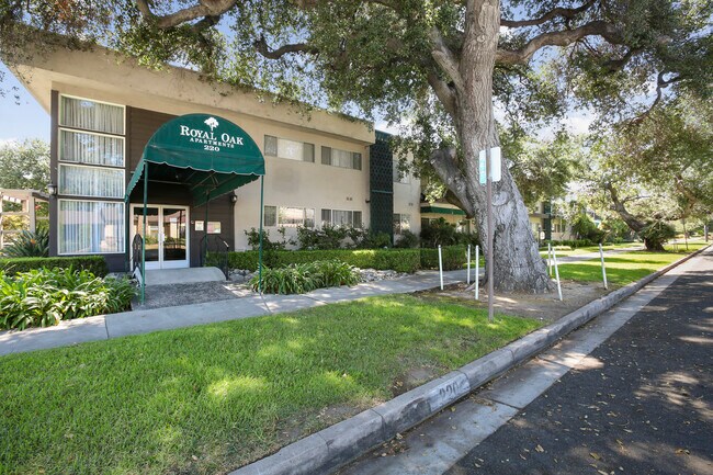 Photo - 220 E Live Oak St Unidad 23