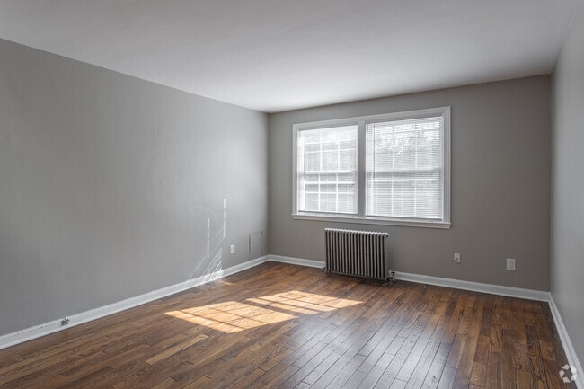 2BD, 1BA - 700SF