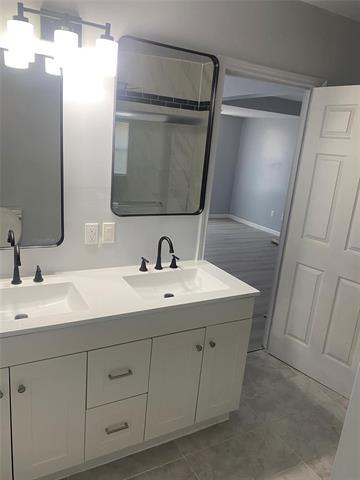 Photo - 1206 Red Bud St