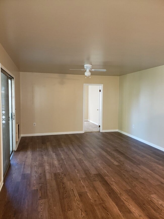 Building Photo - Claire Avenue Duplex Unit 721