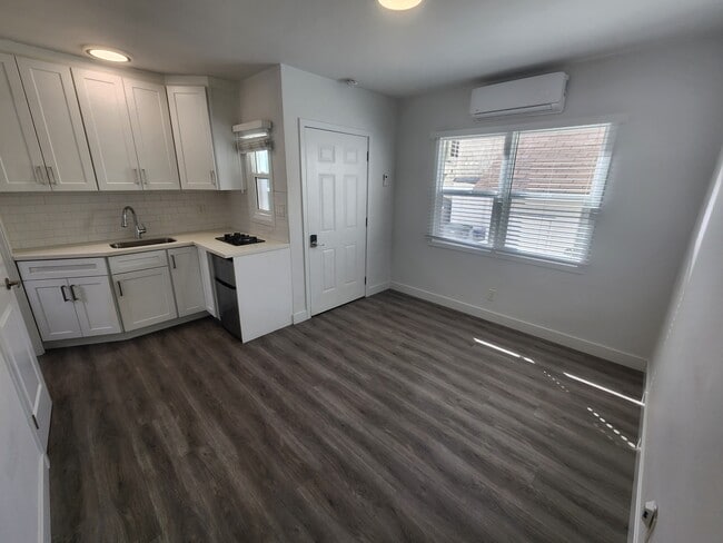 Building Photo - 383 Harvey Dr Unit B