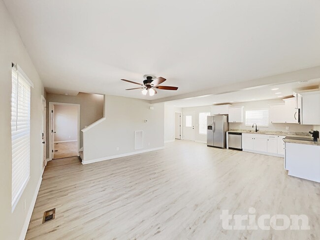 Photo - 201 Stroud Dr