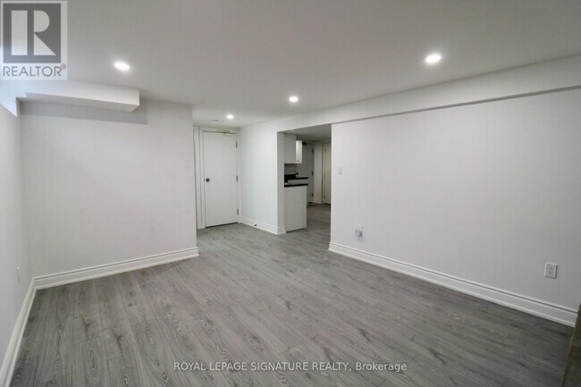 Photo - 309 Cranbrook Dr
