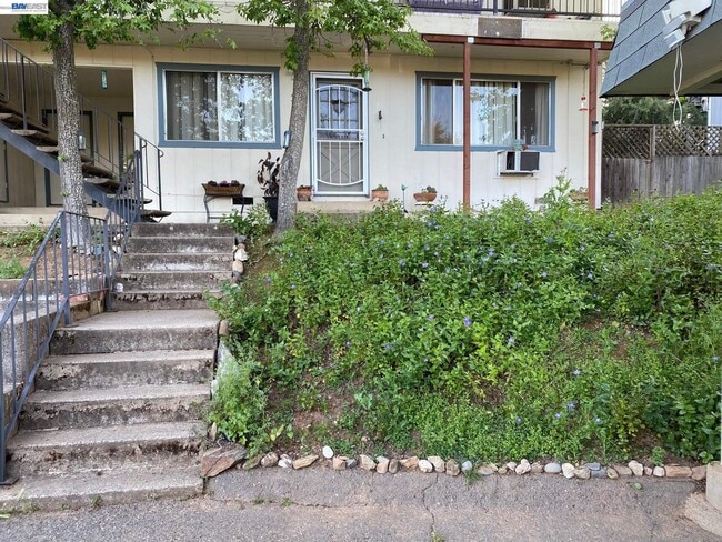 Photo - 17 Raggio Rd Unit 1