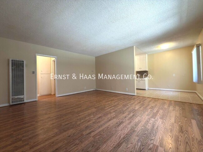 Photo - 1325 E 7th St Unit #02