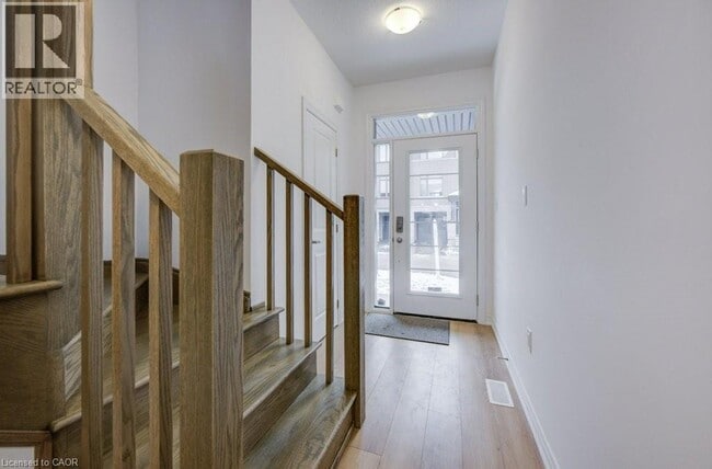 Photo - 120 Court Dr