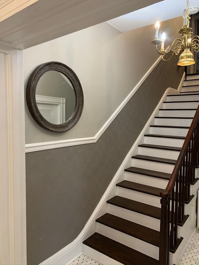 Building Photo - 40 E Court St Unit 2nd Fl