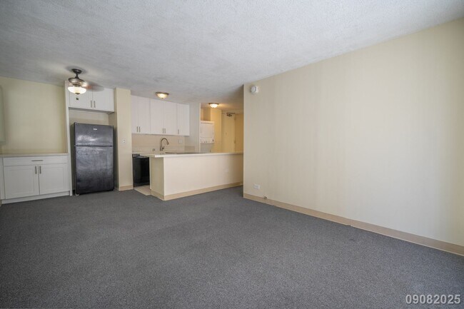 Photo - $2,500/mo / 2BR / 1BA • 755 SF • 1 Assigne...