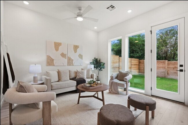 Room in Apartment on N Bluff Dr