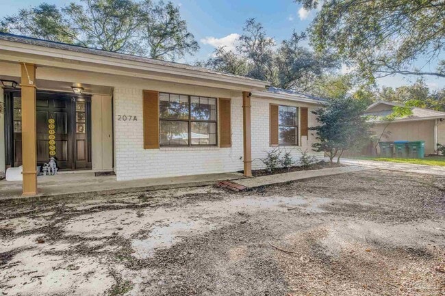 Photo - 207 McClure Dr