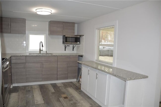 Photo - 3227 Hilltop Cir